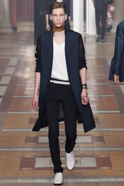 Look 7